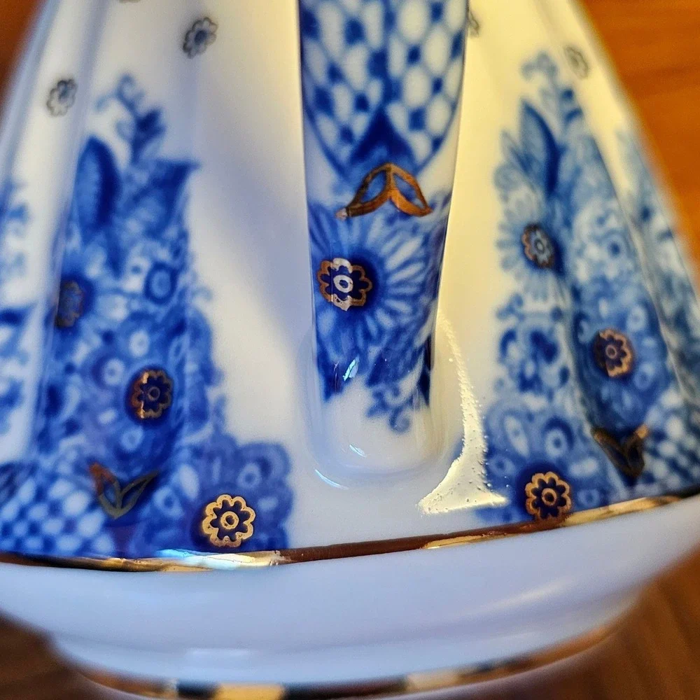 Lomonosov Imperial Porcelain Cobalt Net Floral Teapot Gold Trim Made in Russia